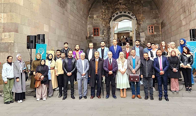 Çifte Minareli Medrese &#039;de Necip Fazıl&#039;a vefa