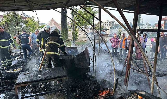 Çıkan yangından baraka kullanılamaz hale geldi