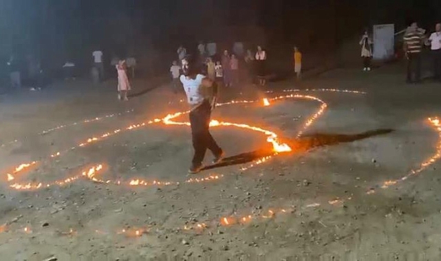 Çılgın davulcunun ateşli şovu