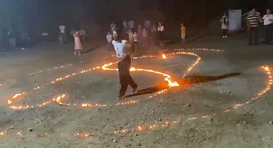 Çılgın davulcunun ateşli şovu