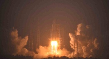 Çin Ay'ın karanlık yüzüne, örnek toplamak üzere uzay aracı gönderdi