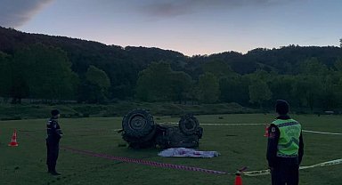 Çocuklar devrilen traktörün altında kaldı