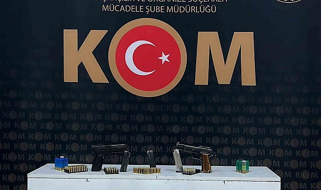 Çok sayıda silah ve mühimmat ele geçirildi