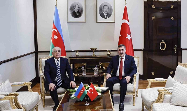 Cumhurbaşkanı Yardımcısı , Azerbaycan Başbakanı Asadov ile görüştü