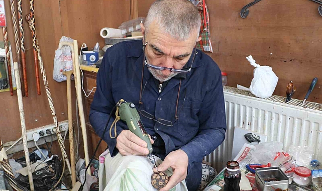 Dede yadigarı mesleğini yaklaşık 50 yıldır sürdürüyor