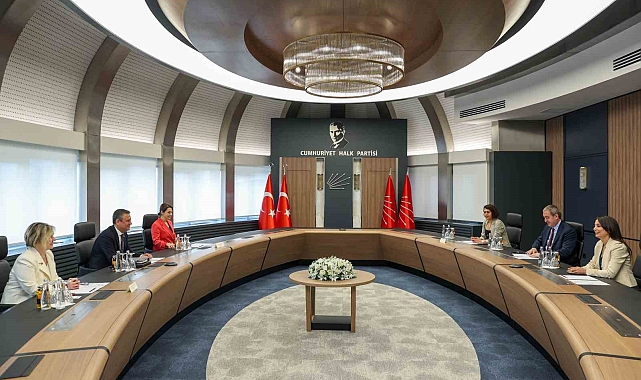 DEM Parti&#039;den CHP&#039;ye ziyaret