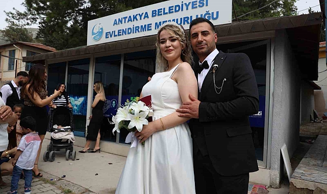 Deprem mağduru evlilik adayların kredi başvurusu onaylandı