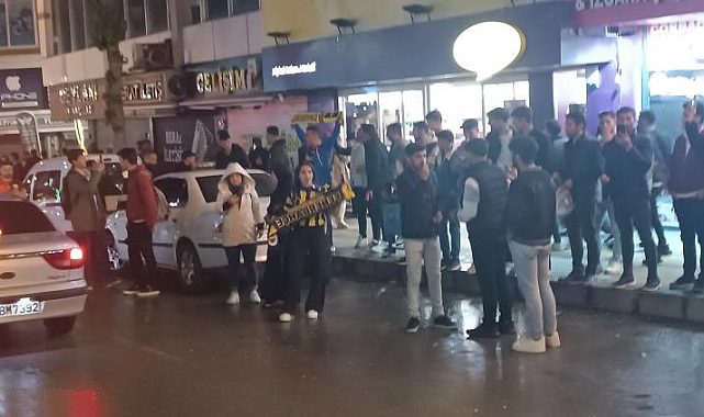 Derbi sonrası, Vanlı taraftarlar sevinç gösterisinde bulundu