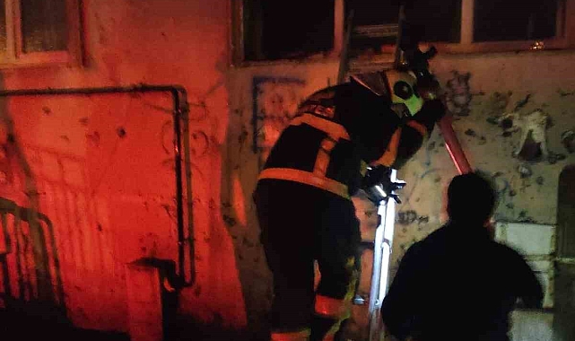 Dini nikahlı eşi ile tartışan kişi evi ateşe verdi