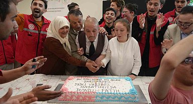 Doğum günü sürprizine hemşireler ortak oldu