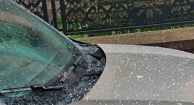 Dolu yağışı sonrası kent beyaza büründü