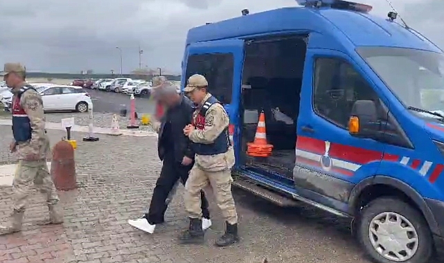 Durdurulan ticari takside 1 kişinin makatından uyuşturucu çıktı