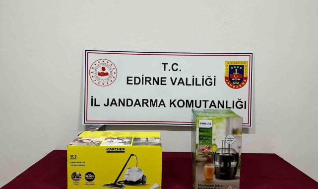 Edirne&#039;de gümrük kaçağı elektrikli süpürge ve meyve sıkacağı ele geçirildi