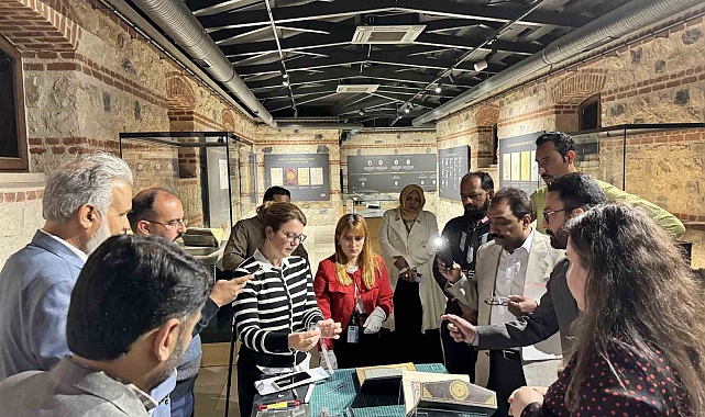 El yazması eserlerinde faaliyet yürüten 8 uzmana eğitim verildi