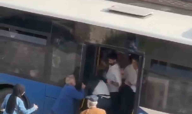 Elazığ&#039;da halk otobüsünde kavga çıktı