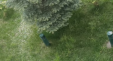 Erciş'te yağmur ve dolu etkili oldu