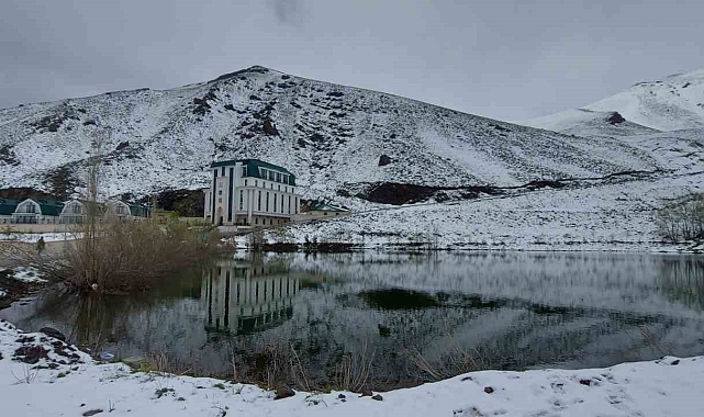 Erzurum Palandöken Kayak Merkezi beyaza büründü