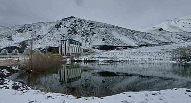 Erzurum Palandöken Kayak Merkezi beyaza büründü
