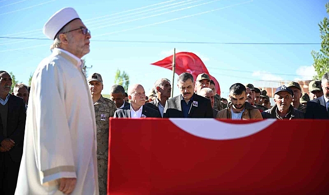 Erzurum şehidini toprağa verdi