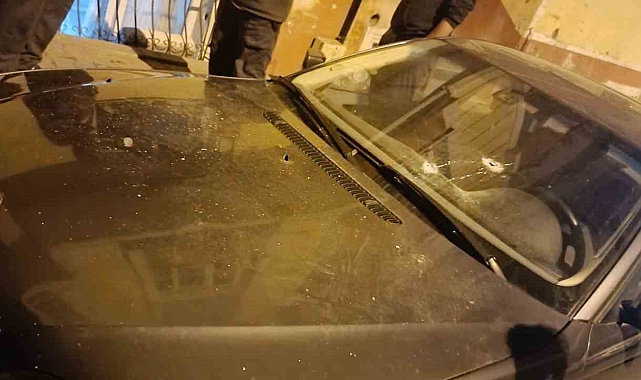 Esenyurt&#039;ta 2 motorcu sokak ortasında rastgele ateş açtı