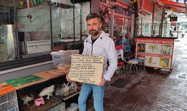 Esnaf tarafından yazılan pankart şehirde ilgi odağı oldu