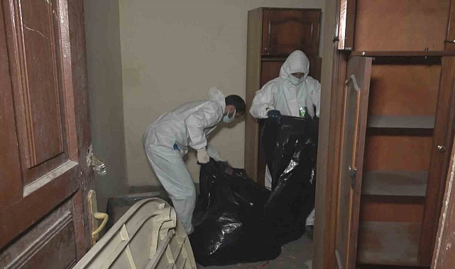 Ev değil sanki şehir çöplüğü