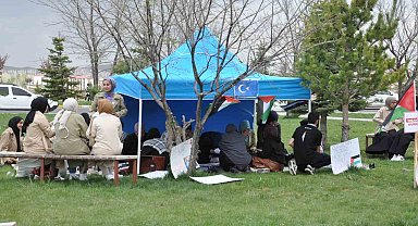 Filistin için yapılan eylemlere Kars'taki öğrencilerinden destek geldi