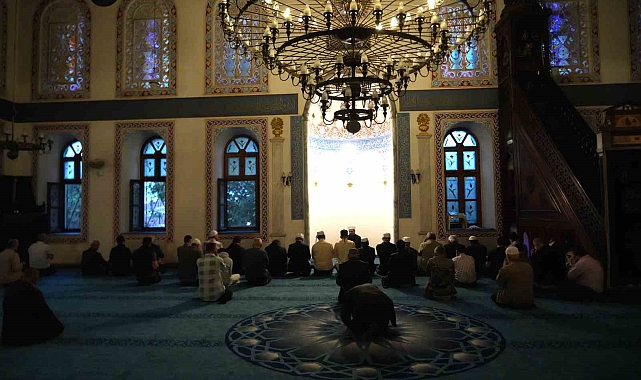 Filistin&#039;de yaşanan kanlı saldırılar için, sabah namazında dualar edildi