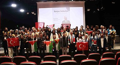 Gazze'deki İsrail vahşetini kınayan bildiriyi öğrencilerle seslendirdiler