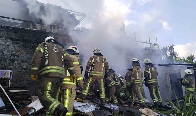 Gecekondu, sobadan çıkan yangında kül oldu
