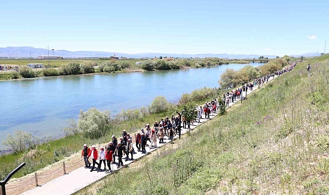 Gençlik yürüyüşüne 1071 genç katıldı