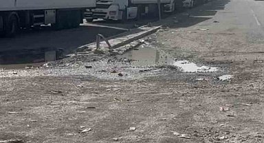 Gürbulak Gümrük Kapısı'nda bekleyen tır sürücüleri, yetkililerden yardım istedi