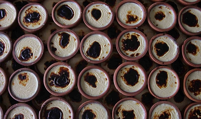 Hamsiköyü sütlacı, yabancı turistlerin ilgisini çekiyor