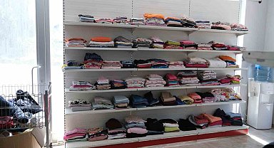 Hayır çarşısı, ihtiyaç sahiplerinin yüzünü güldürdü