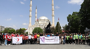 Iğdır'da Anneler Günü kapsamında 20 kilometrelik bisiklet turu düzenlendi