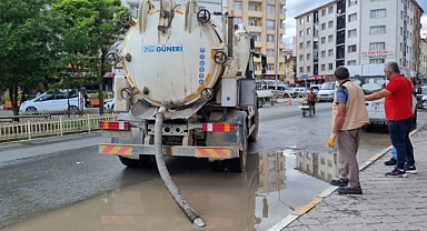 Iğdır'da sağanak su baskınlarına neden oldu