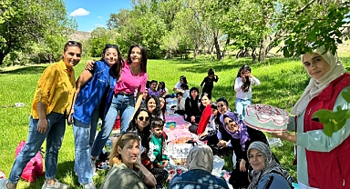 Iğdır Gençlik Merkezinin  ‘Hem geziyoruz, hem gezdiriyoruz ve hem de eğlendiriyoruz’  gezisi etkinliği