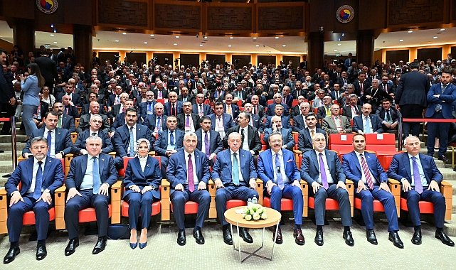 Iğdır Ticaret Borsası TOBB Hizmet Şeref Belgesi Plaket Takdim Törenine Katıldı