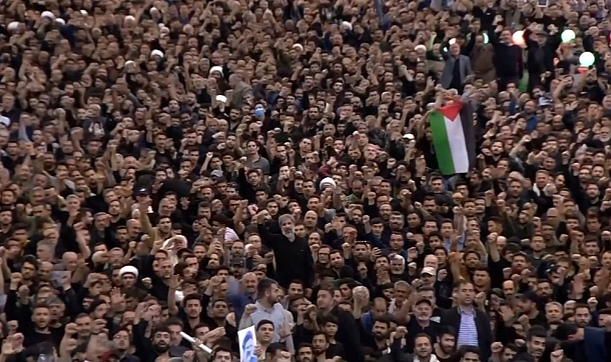 İran, reisi&#039;ye veda etti. mahşeri kalabalık dikkat çekti