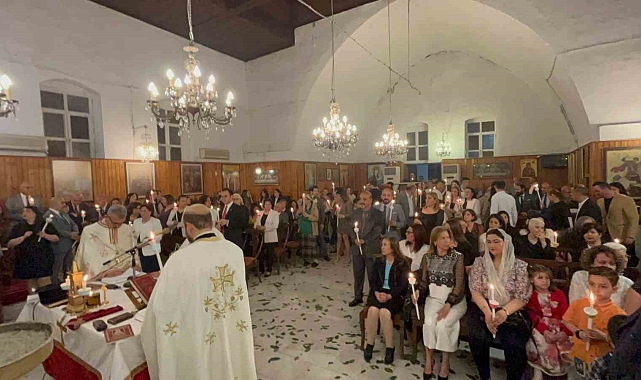 İskenderun&#039;da  Paskalya ayini düzenlendi