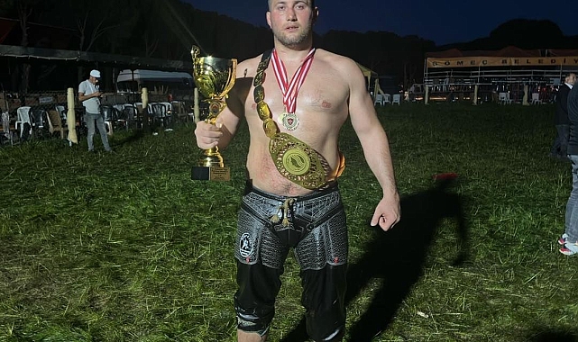 İsmail Balaban&#039;ı yenen Hamza Özkaradeniz başpehlivan oldu