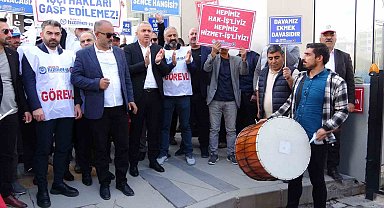 İşten çıkarılan işçiler, kararı protesto etti