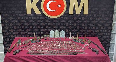 İzmir'de 9 milyon 500 TL değerinde tarihi eser ele geçirildi