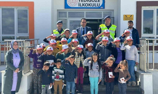 Jandarmadan öğrencilere trafik eğitimi