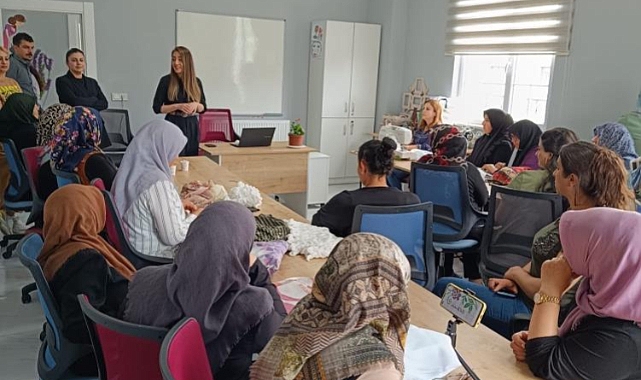 Kadınlara yönelik Sağlıklı Yaşam&quot; ve &quot;Aile İçi İletişim&quot; konulu sunum