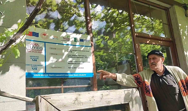 Kafeye girin hırsızlar işyerini dağıttı, meşrubat için eğlendi