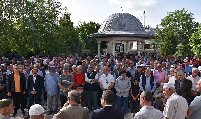 Karapınar&#039;da Hacı Adayları Kutsal Topraklara Uğurlandı