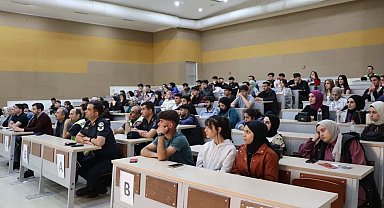 Karayolları Trafik Haftası" nedeniyle seminer verildi