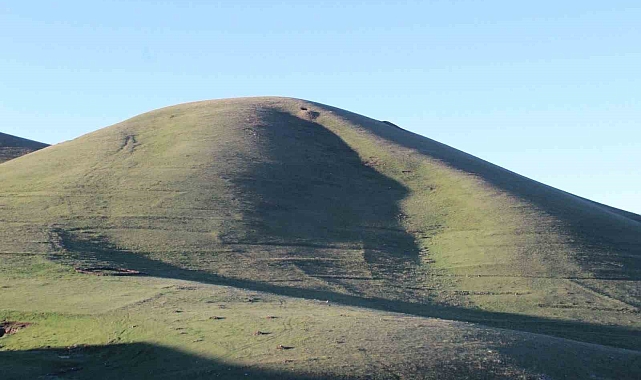 Kars&#039;ta bisikletçiler Atatürk silueti gördü