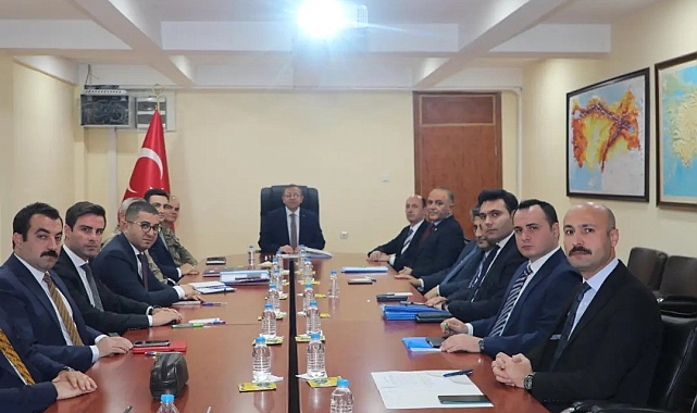 Kars&#039;ta Vali Polat&#039;ın başkanlığında güvenlik ve asayiş toplantısı yapıldı